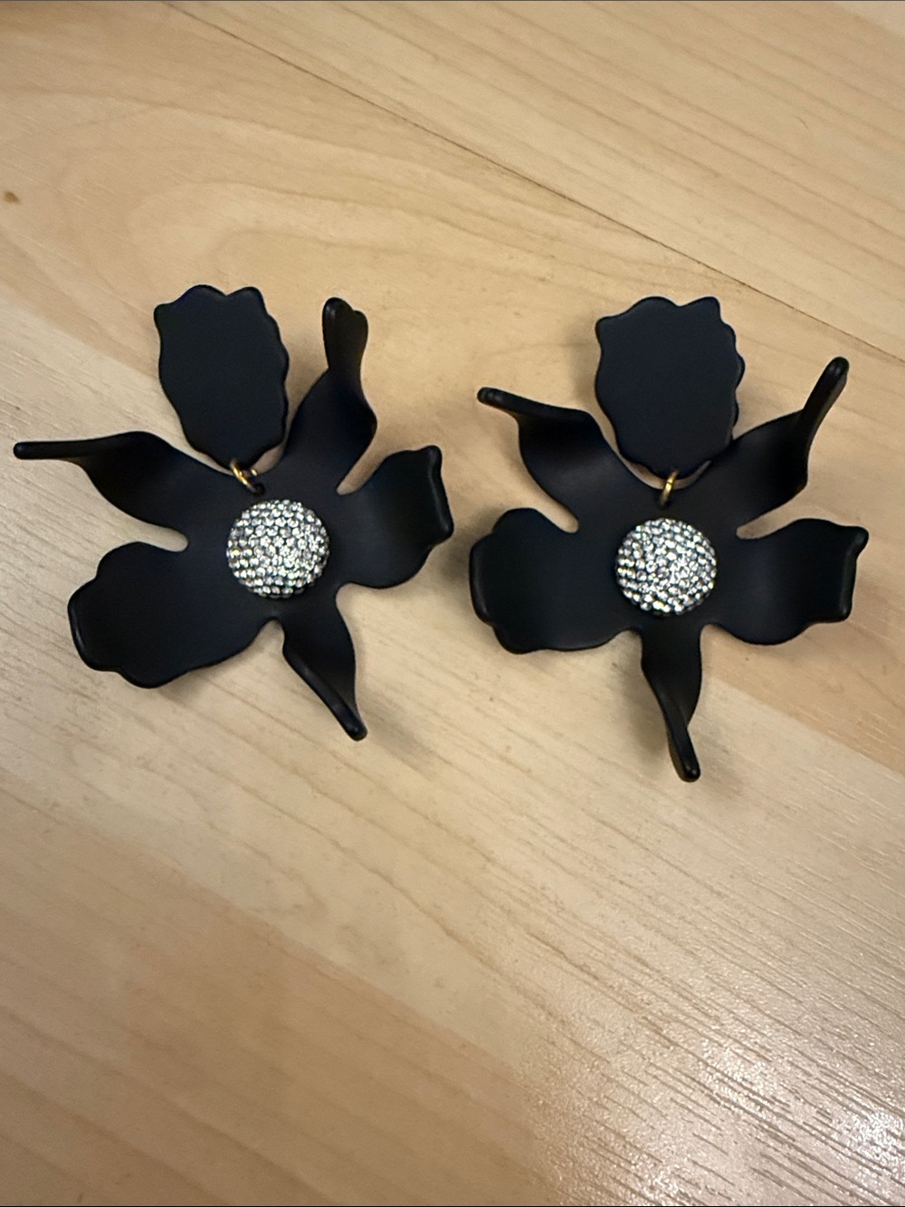Lele Sadoughi Large Crystal Lily Pierced Earrings Matte Jet Black NWOT - Picture 3 of 5